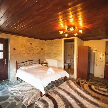 Guest house θόλος Valtessiniko